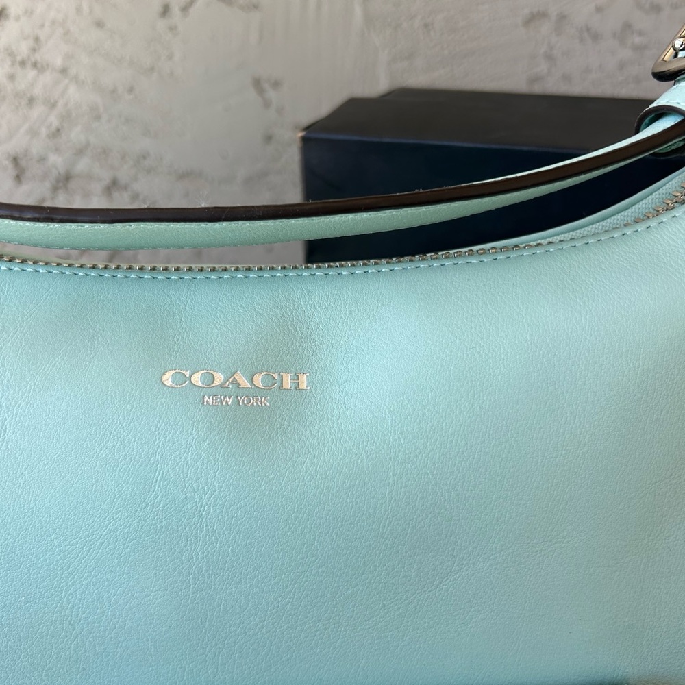 Legacy Courtenay Hobo In Leather Mint Green - Picture 2 of 5
